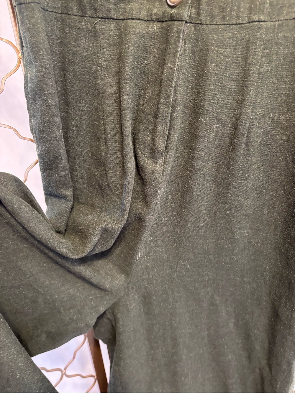 Who What Wear Olive Sleeveless V-Neck Wide-Leg Jumpsuit with Belt, size S - Picture 4 of 10